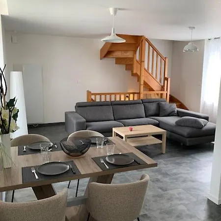 Le Dauphine Apartment Mortagne-sur-Sevre Exterior photo